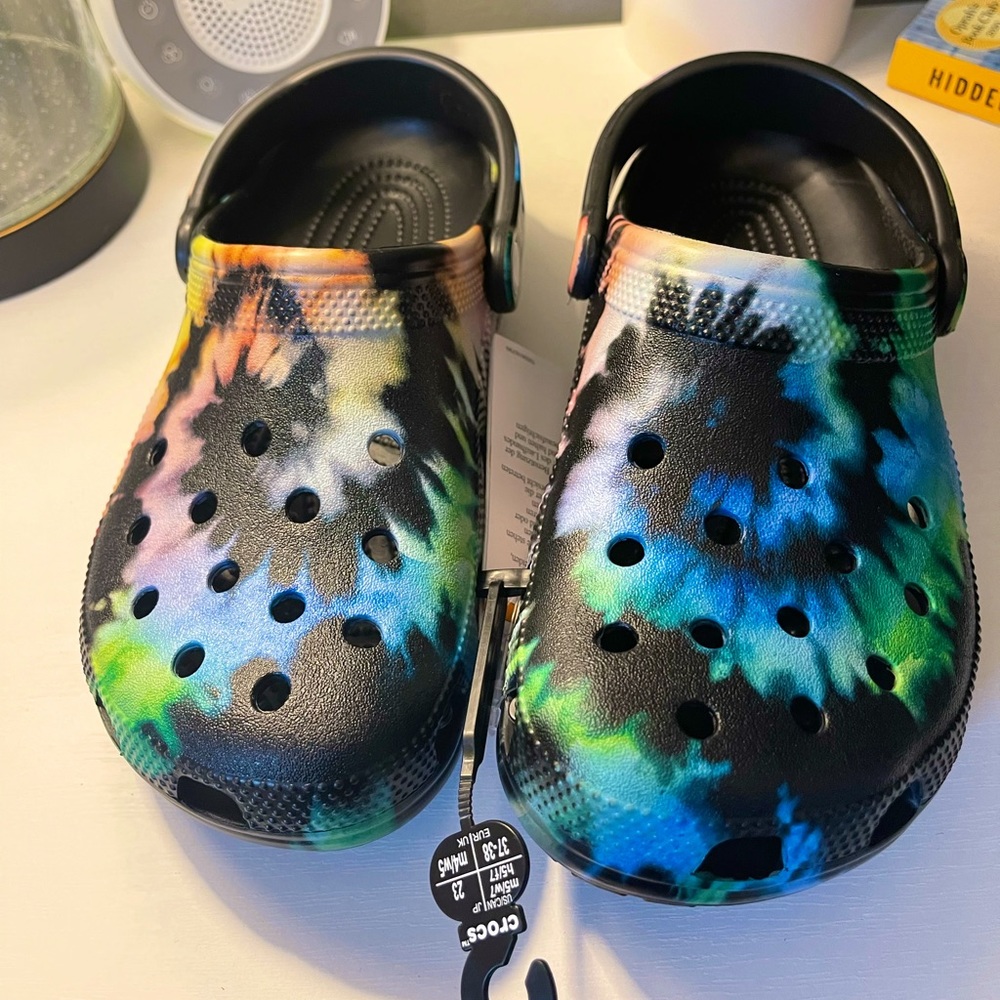 NWT Crocs Classic Tie Dye Clogs Black/Multi